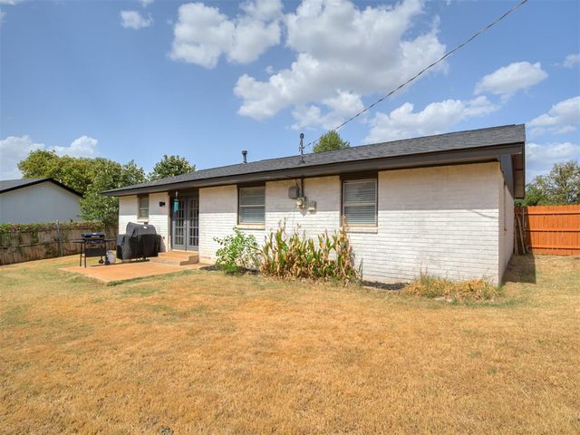 3216 E Noble Drive, Edmond, OK 73034