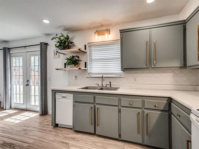 3216 E Noble Drive, Edmond, OK 73034
