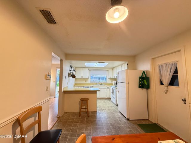 622 Goodwin Avenue, New Smyrna Beach, FL 32169