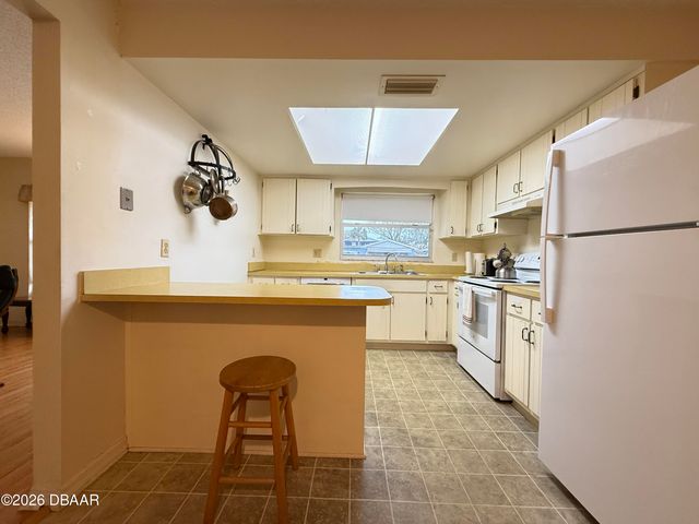 622 Goodwin Avenue, New Smyrna Beach, FL 32169