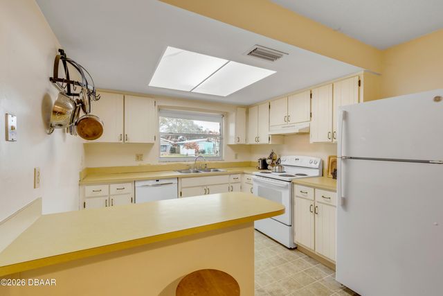 622 Goodwin Avenue, New Smyrna Beach, FL 32169