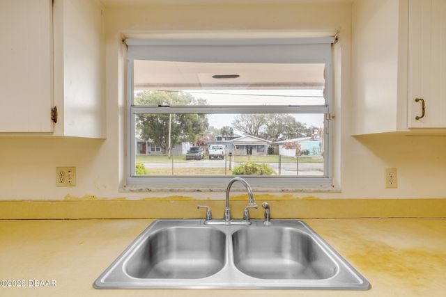 622 Goodwin Avenue, New Smyrna Beach, FL 32169