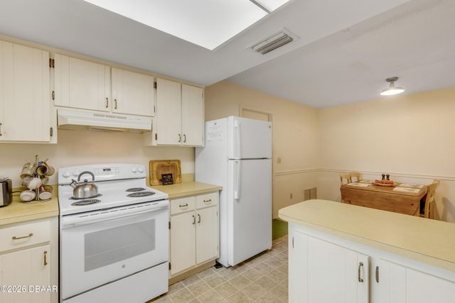 622 Goodwin Avenue, New Smyrna Beach, FL 32169