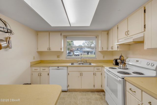 622 Goodwin Avenue, New Smyrna Beach, FL 32169