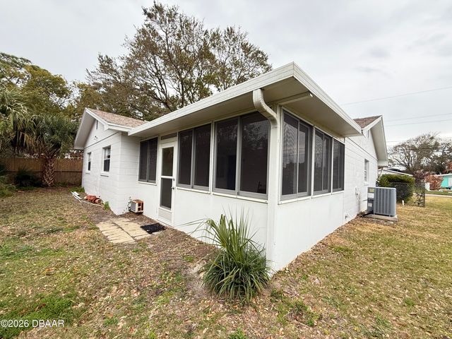 622 Goodwin Avenue, New Smyrna Beach, FL 32169