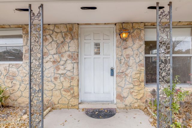 622 Goodwin Avenue, New Smyrna Beach, FL 32169