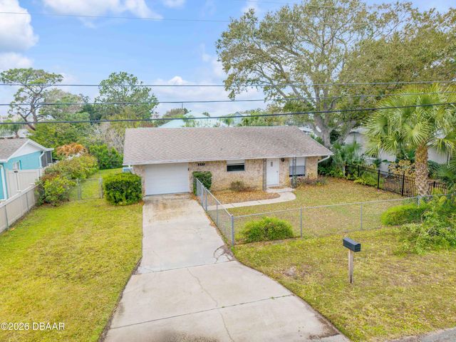 622 Goodwin Avenue, New Smyrna Beach, FL 32169