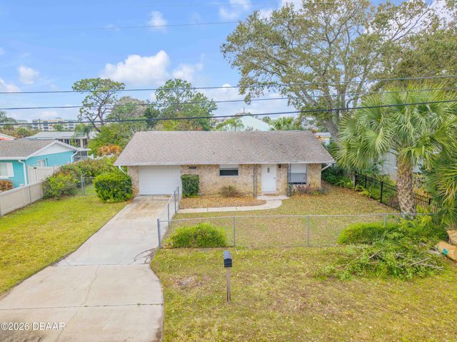 622 Goodwin Avenue, New Smyrna Beach, FL 32169