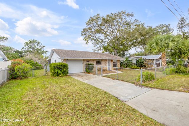622 Goodwin Avenue, New Smyrna Beach, FL 32169
