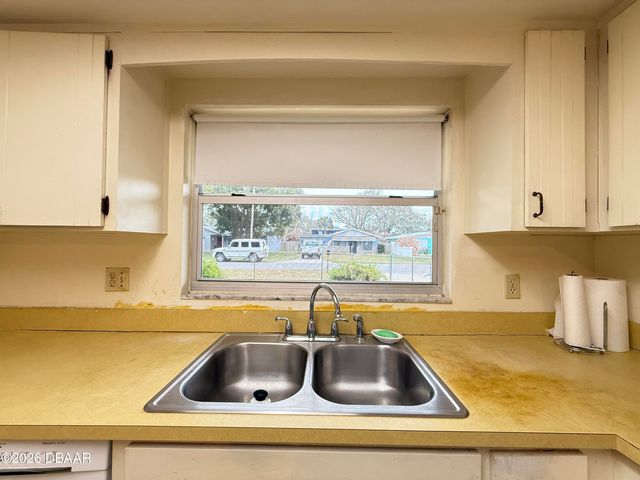 622 Goodwin Avenue, New Smyrna Beach, FL 32169