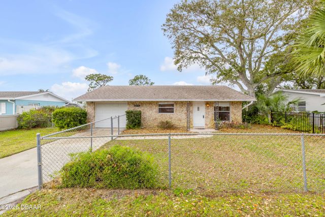 622 Goodwin Avenue, New Smyrna Beach, FL 32169