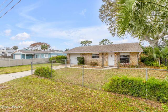 622 Goodwin Avenue, New Smyrna Beach, FL 32169