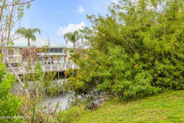 622 Goodwin Avenue, New Smyrna Beach, FL 32169