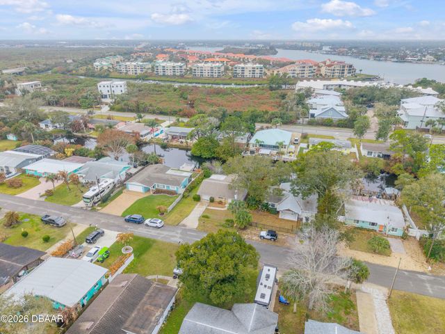 622 Goodwin Avenue, New Smyrna Beach, FL 32169