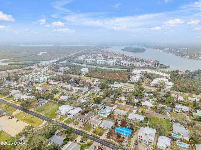 622 Goodwin Avenue, New Smyrna Beach, FL 32169