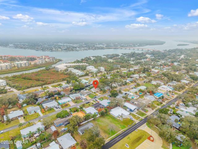 622 Goodwin Avenue, New Smyrna Beach, FL 32169