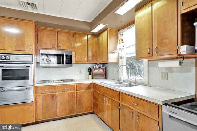 2156 GEORGIA RD, Temple, PA 19560