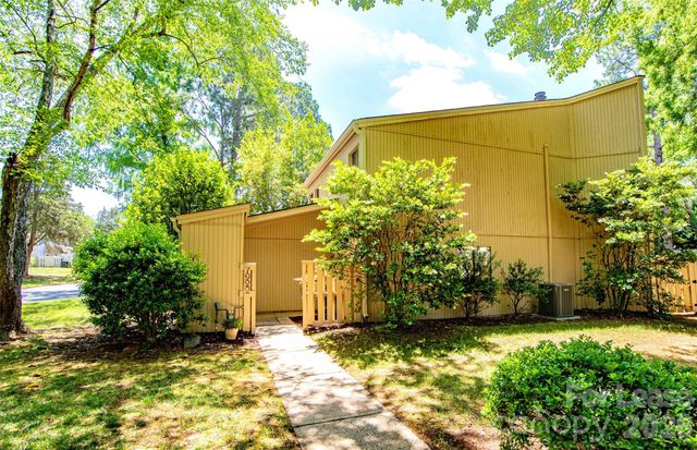 7922 Horse Chestnut Lane, Charlotte, NC 28277
