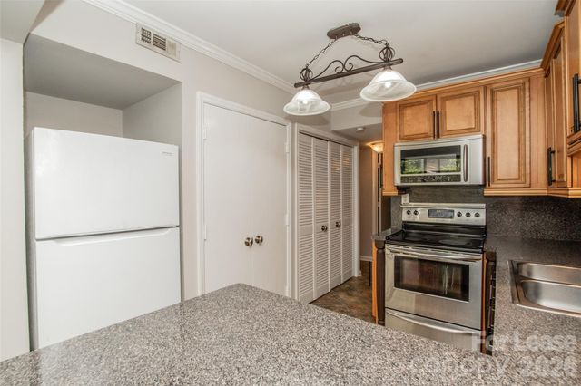 7922 Horse Chestnut Lane, Charlotte, NC 28277