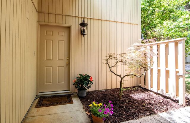 7922 Horse Chestnut Lane, Charlotte, NC 28277
