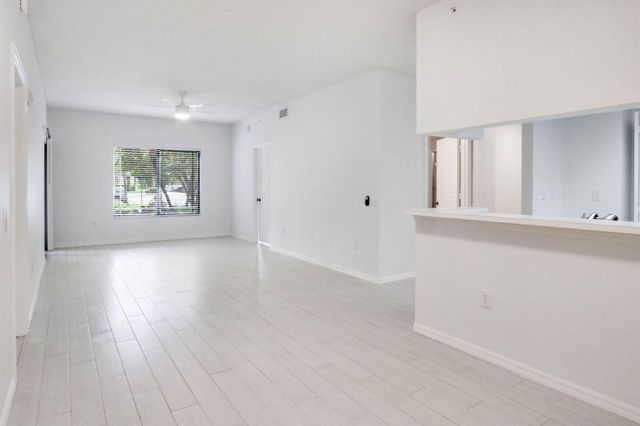 2916 Tuscany Court 106, Palm Beach Gardens, FL 33410