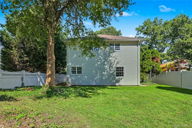 76 Hernan Avenue, Locust Valley, NY 11560