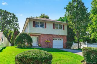 76 Hernan Avenue, Locust Valley, NY 11560
