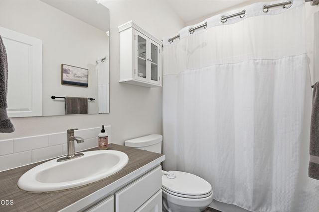 21124 Azalia Avenue, Bend, OR 97702