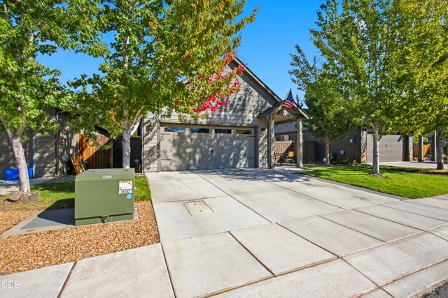 21124 Azalia Avenue, Bend, OR 97702