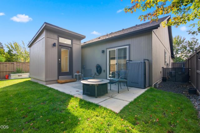 21124 Azalia Avenue, Bend, OR 97702