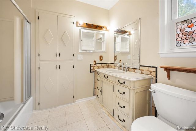 1409 Stocker Avenue, Flint, MI 48503