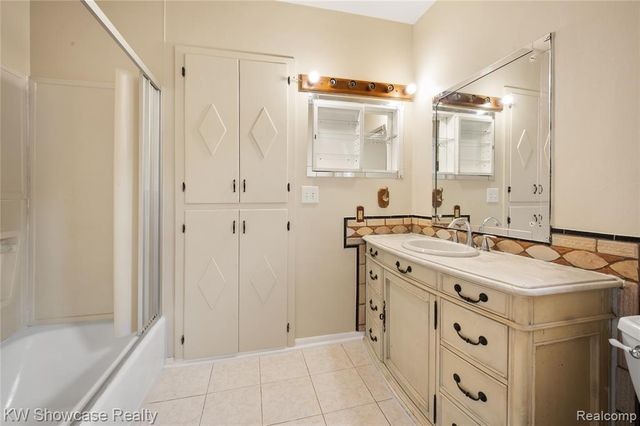1409 Stocker Avenue, Flint, MI 48503