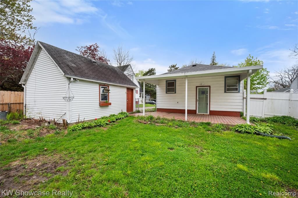 1409 Stocker Avenue, Flint, MI 48503