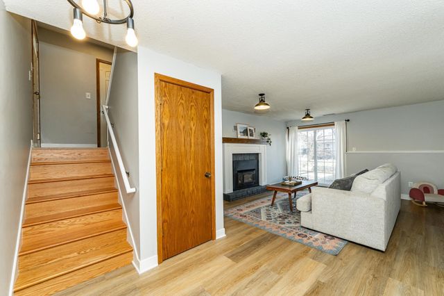 600 33rd Street Lane NW, Rochester, MN 55901