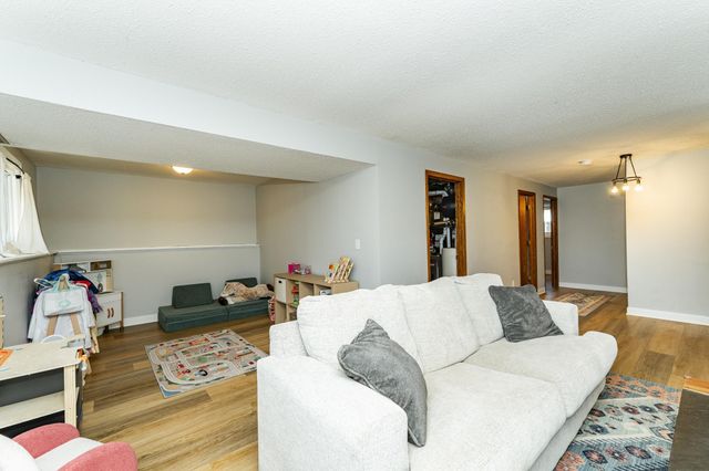 600 33rd Street Lane NW, Rochester, MN 55901