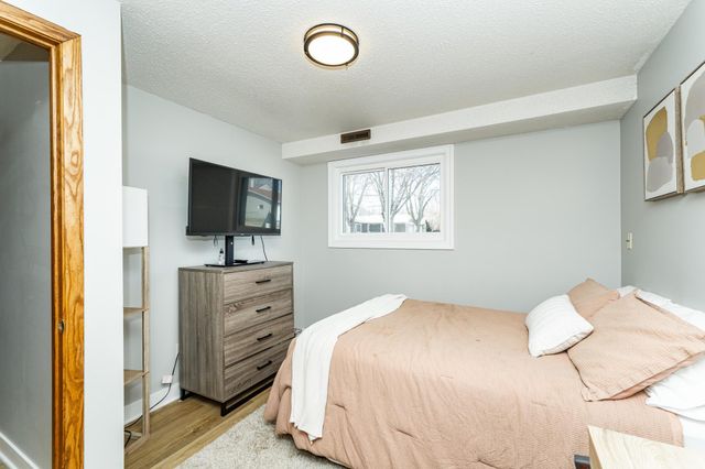 600 33rd Street Lane NW, Rochester, MN 55901