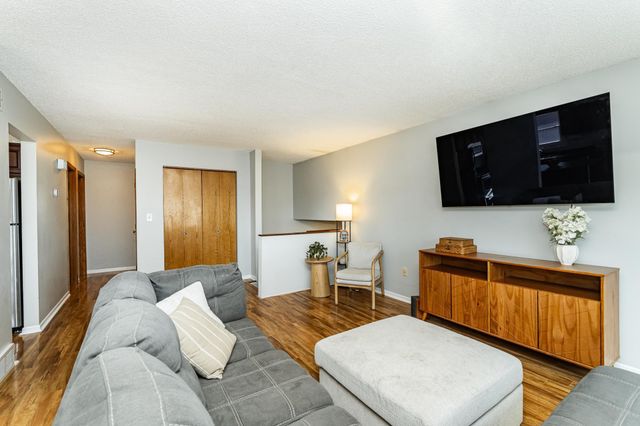 600 33rd Street Lane NW, Rochester, MN 55901