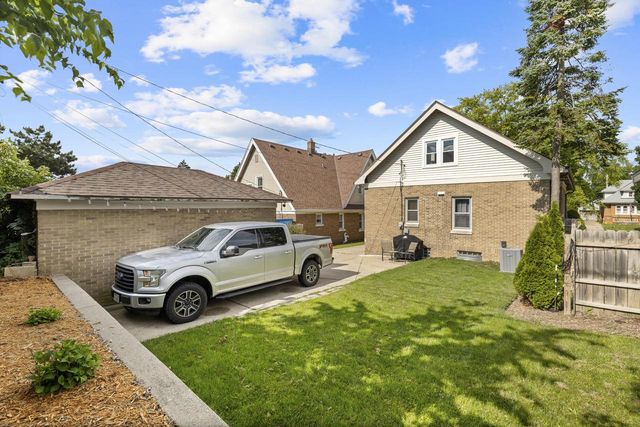 2360 N 60th STREET, Milwaukee, WI 53210