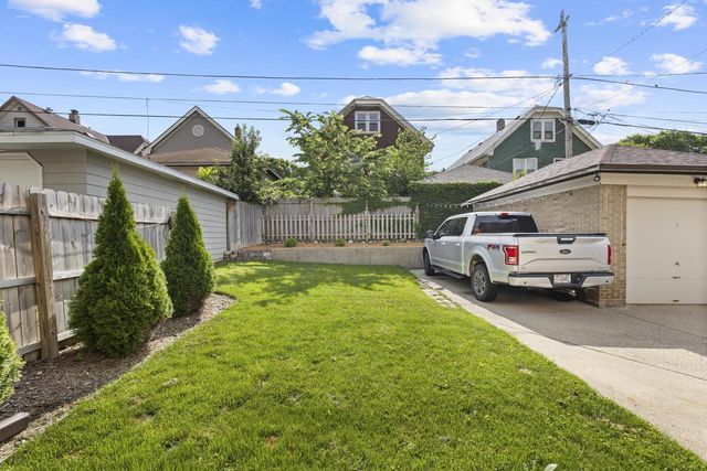 2360 N 60th STREET, Milwaukee, WI 53210