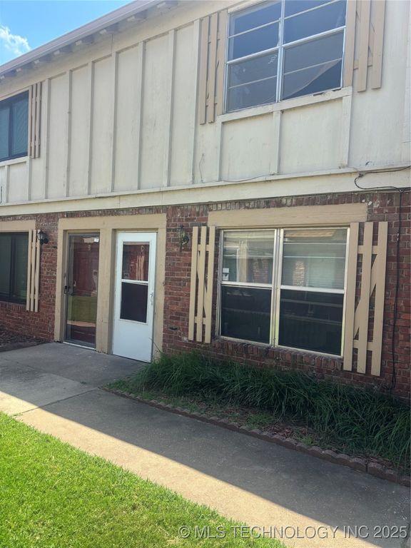 6144 S MADISON PL Place C, Tulsa, OK 74136