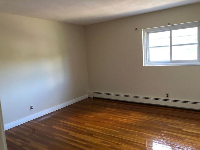 132 Emerson Gardens Rd 132, Lexington, MA 02420