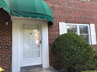 132 Emerson Gardens Rd 132, Lexington, MA 02420
