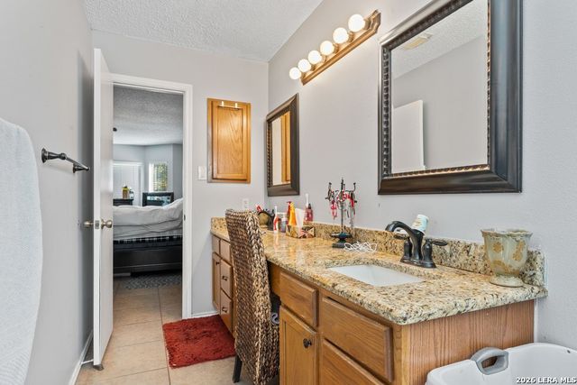 2913 Cottonwood Dr, Schertz, TX 78154