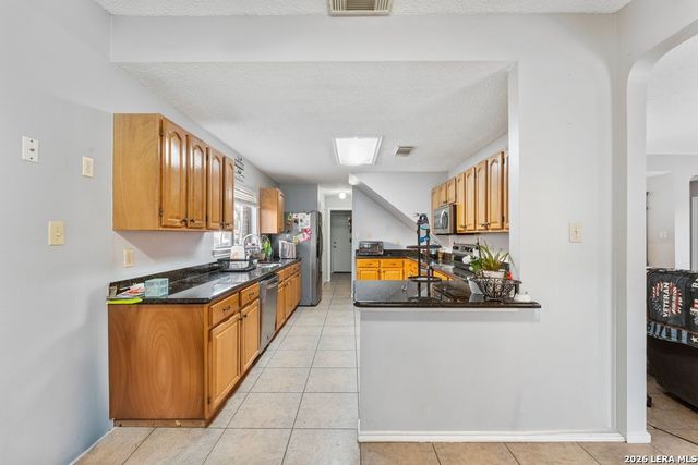 2913 Cottonwood Dr, Schertz, TX 78154