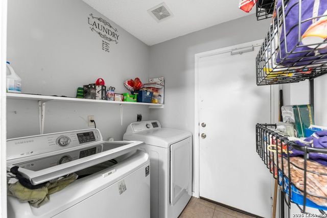 2913 Cottonwood Dr, Schertz, TX 78154