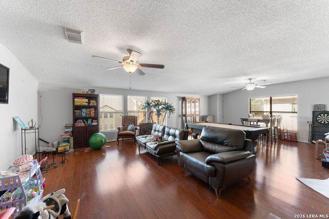 2913 Cottonwood Dr, Schertz, TX 78154