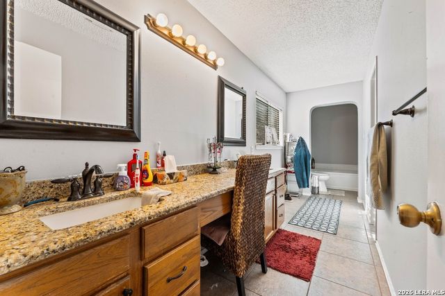 2913 Cottonwood Dr, Schertz, TX 78154