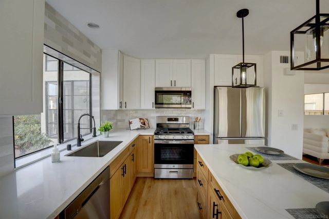 10242 Keoki St., San Diego, CA 92126