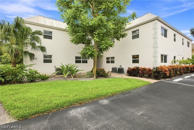 780 10th AVE S 1, Naples, FL 34102