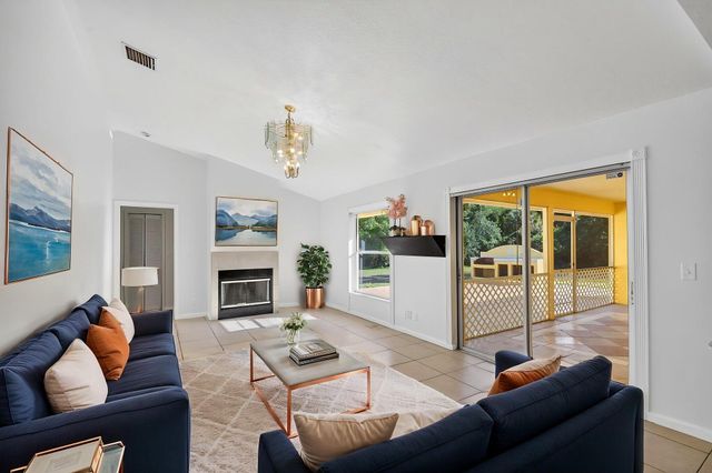 17609 86th Street N, Loxahatchee, FL 33470